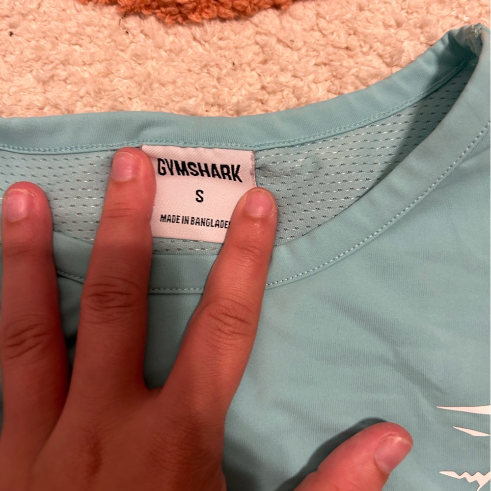 Gym shark crop tank